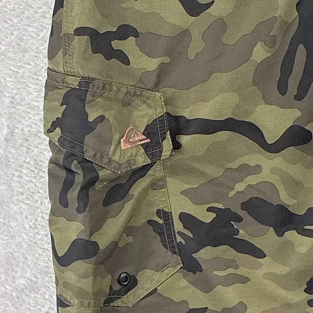 Quiksilver Board Shorts Men 36 Green Camo Cargo Preppy Beach SoCal Surf Y2K